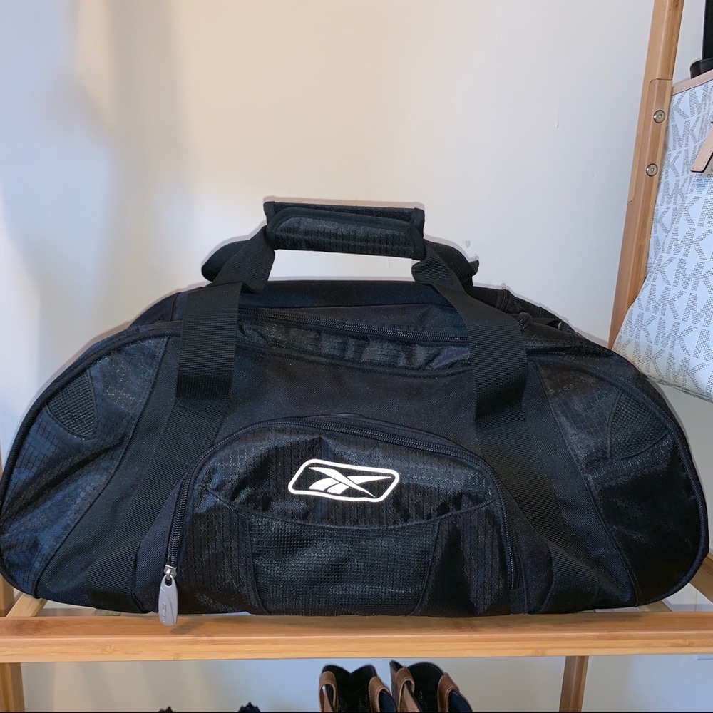 like new Reebok bag🖤